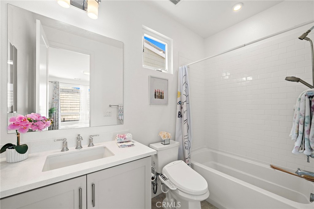 Ensuite in secondary bath - 230 Abacus, Irvine CA 92618 - photo 33