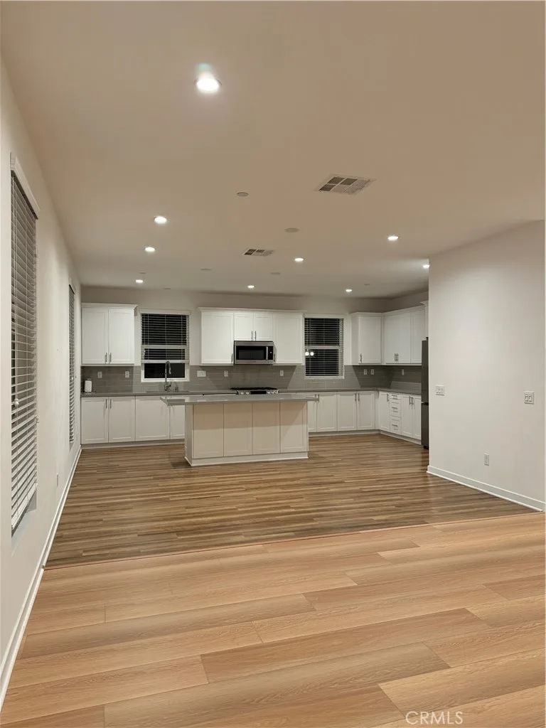 2328 Synergy, Irvine, CA 92614