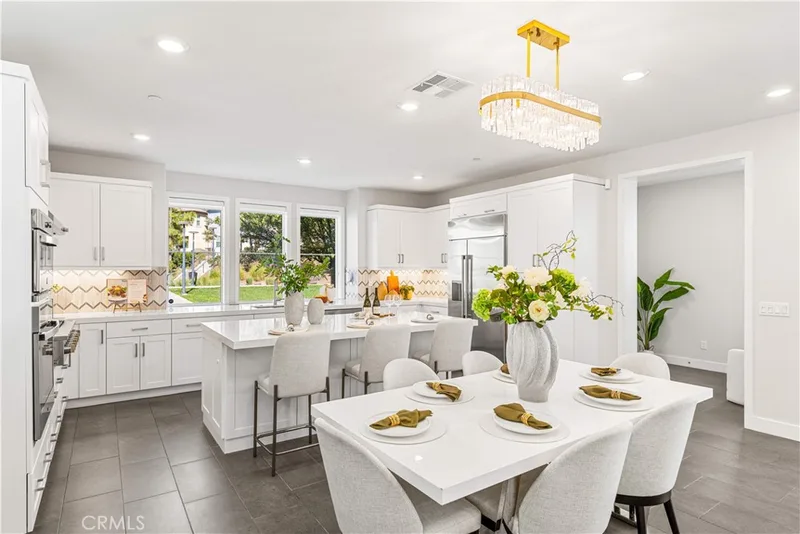 238 Chorus, Irvine