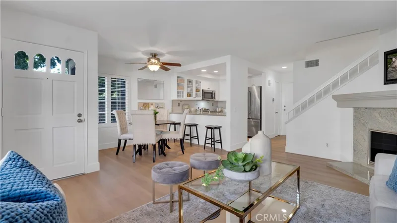 24 Christamon S, Irvine
