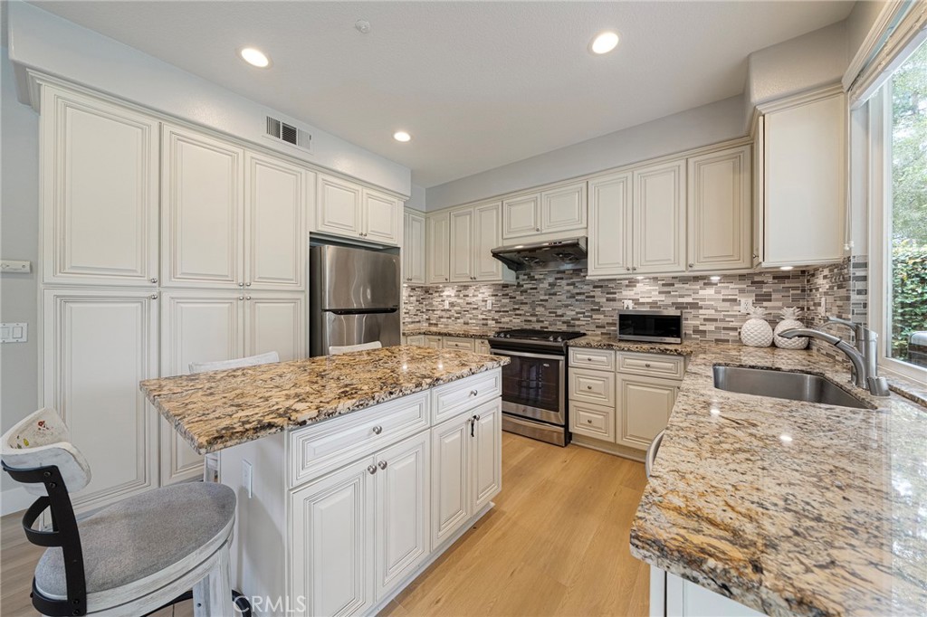 24 Silveroak, Irvine CA 92620 - photo 20
