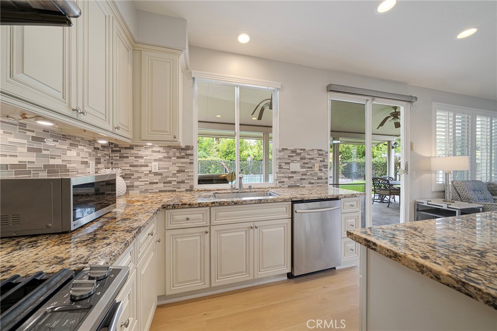 24 Silveroak, Irvine CA 92620 - photo 21