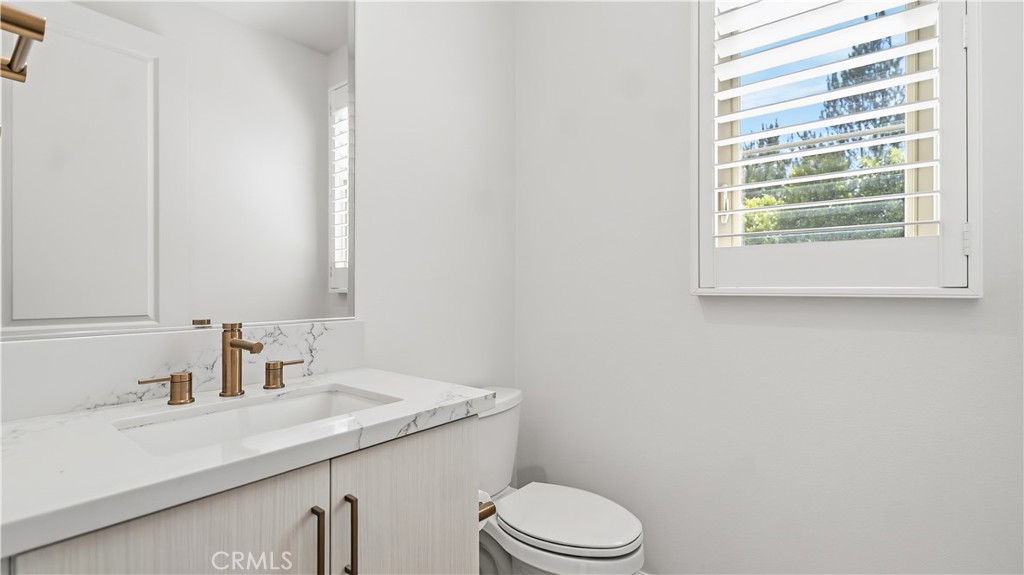 242 Sutters, Irvine CA 92602 - photo 7