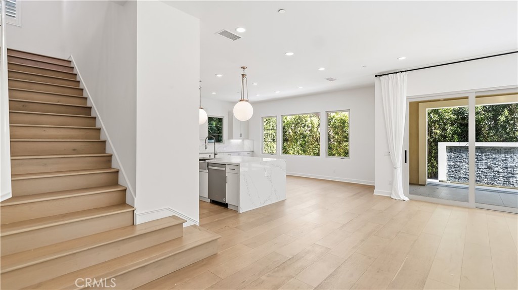 242 Sutters, Irvine CA 92602 - photo 13