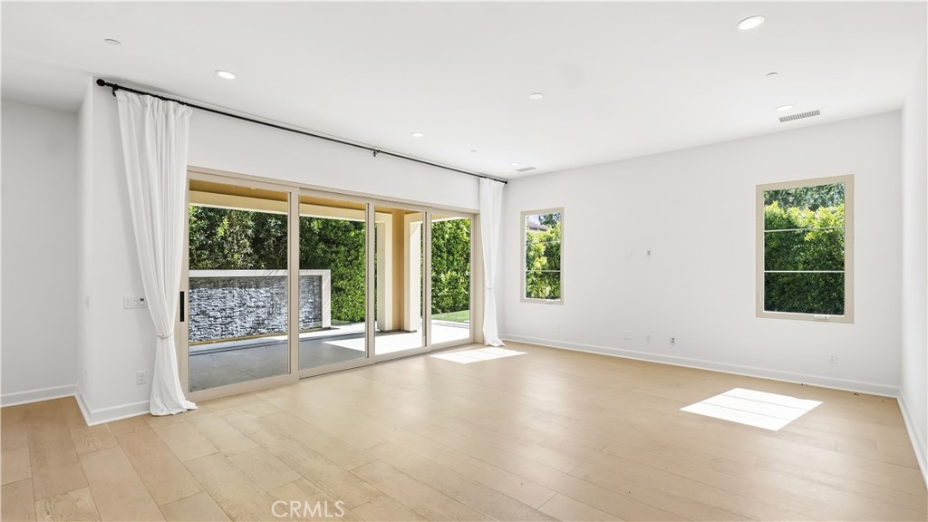 242 Sutters, Irvine CA 92602 - photo 14