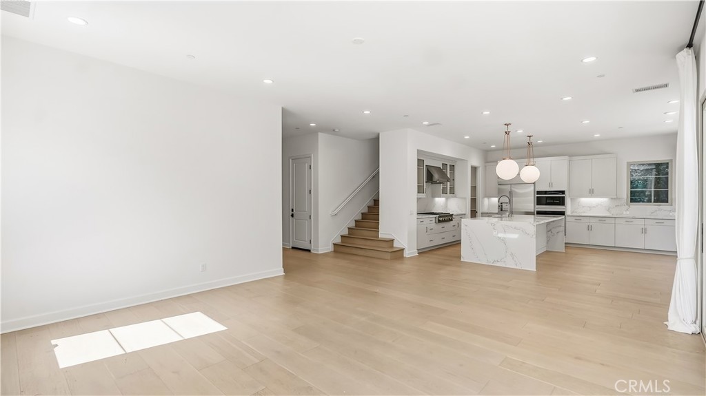 242 Sutters, Irvine CA 92602 - photo 18