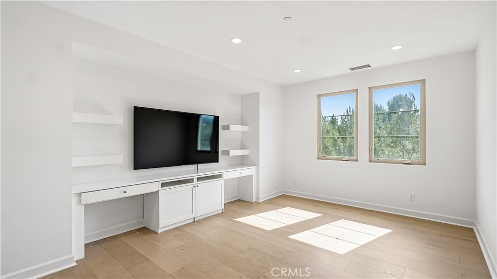 242 Sutters, Irvine CA 92602 - photo 36