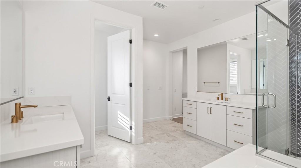 242 Sutters, Irvine CA 92602 - photo 45