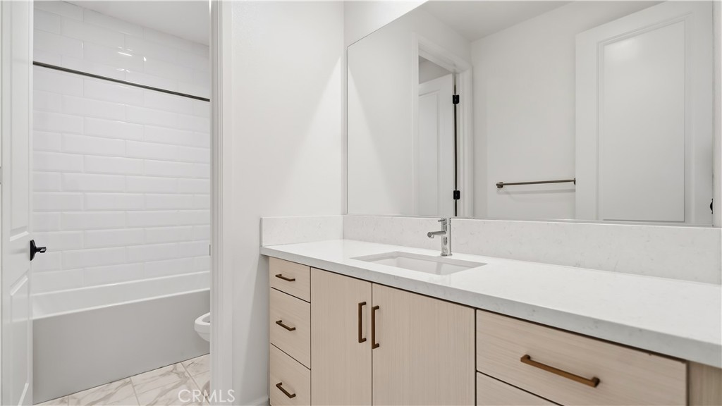 242 Sutters, Irvine CA 92602 - photo 46
