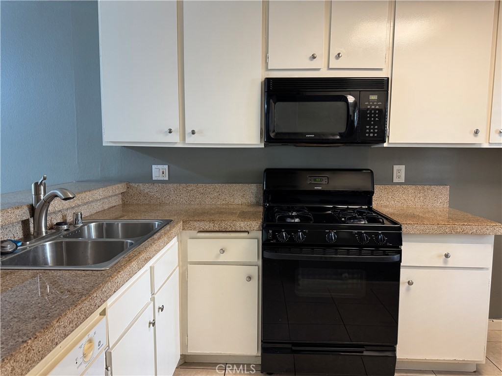 246 Orange Blossom 42, Irvine CA 92618 - photo 4