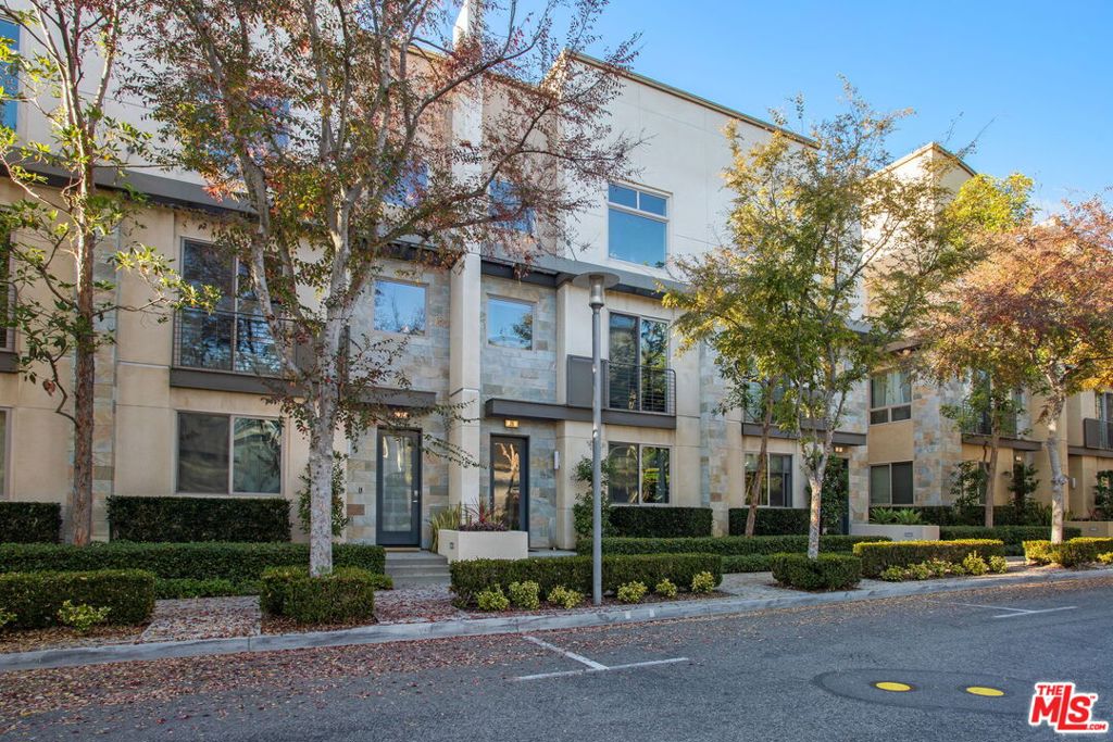 25 Delancy, Irvine CA 92612 - photo 3