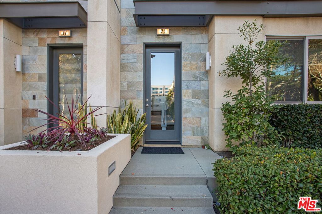 25 Delancy, Irvine CA 92612 - photo 4