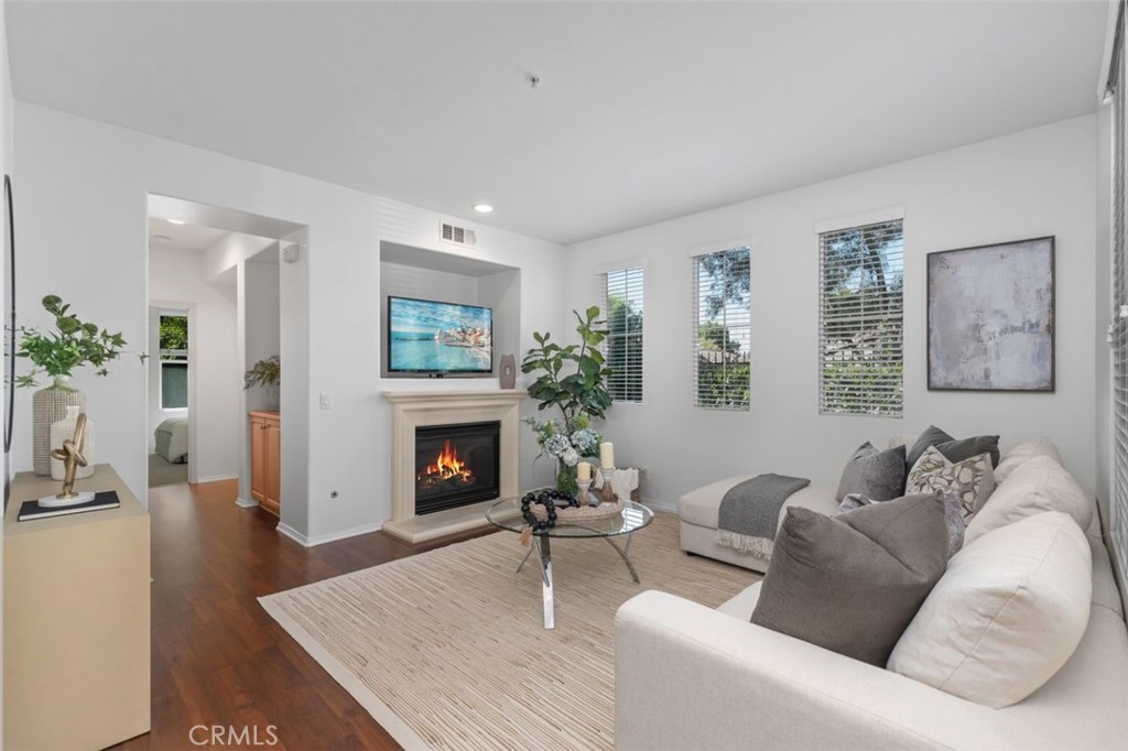 25 Vermillion, Irvine CA 92603 - photo 4