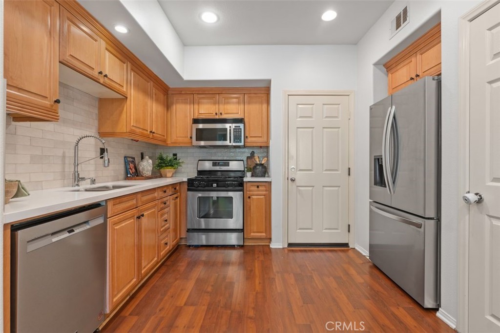 25 Vermillion, Irvine CA 92603 - photo 17