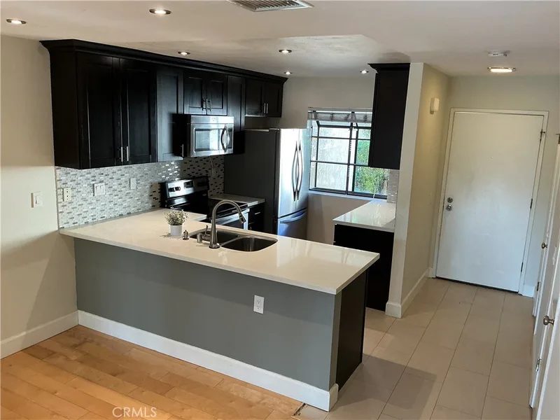 251 Pineview, Irvine, CA 92620
