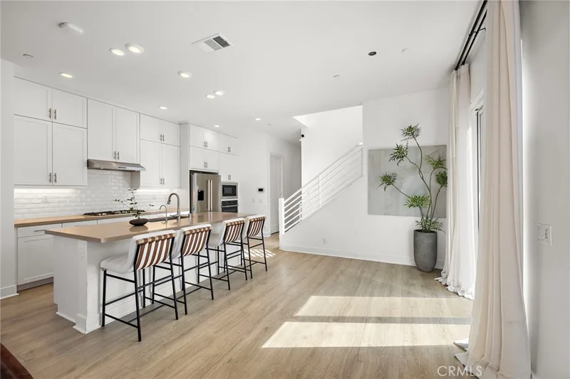 253 Novel, Irvine