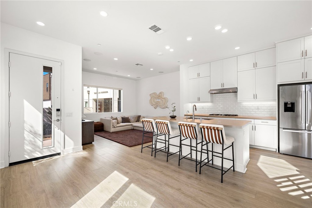 253 Novel, Irvine CA 92618 - photo 2