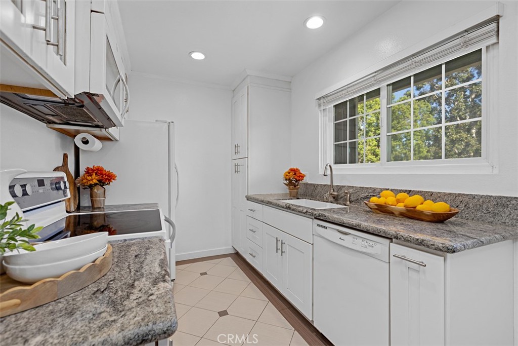 254 Streamwood, Irvine CA 92620 - photo 18