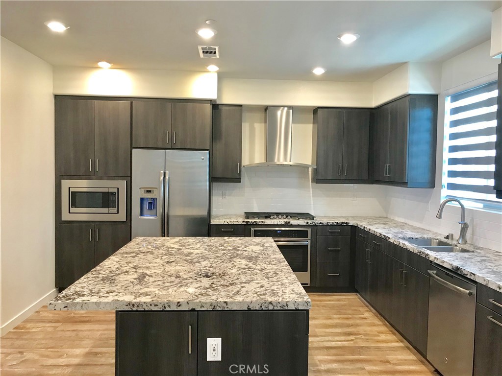 258 Harringay, Irvine CA 92618 - photo 2