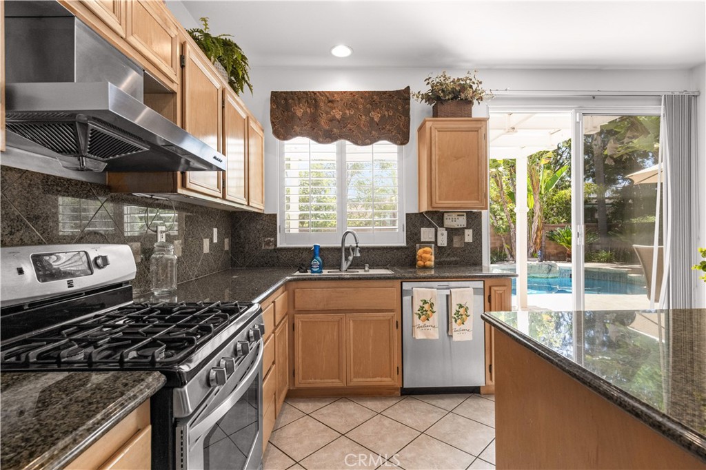 26 Appleglen, Irvine CA 92602 - photo 9