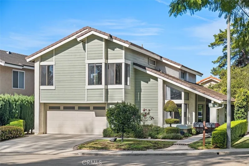 27 Alameda, Irvine, CA 92620