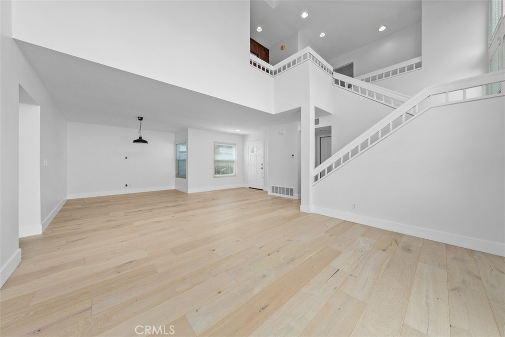 Recessed lighting - 27 Almeria, Irvine CA 92614 - photo 6