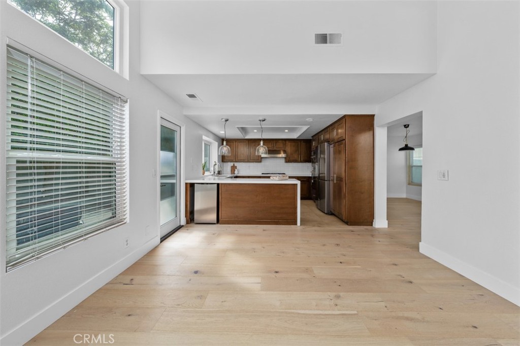 Waterfall countertop - 27 Almeria, Irvine CA 92614 - photo 11
