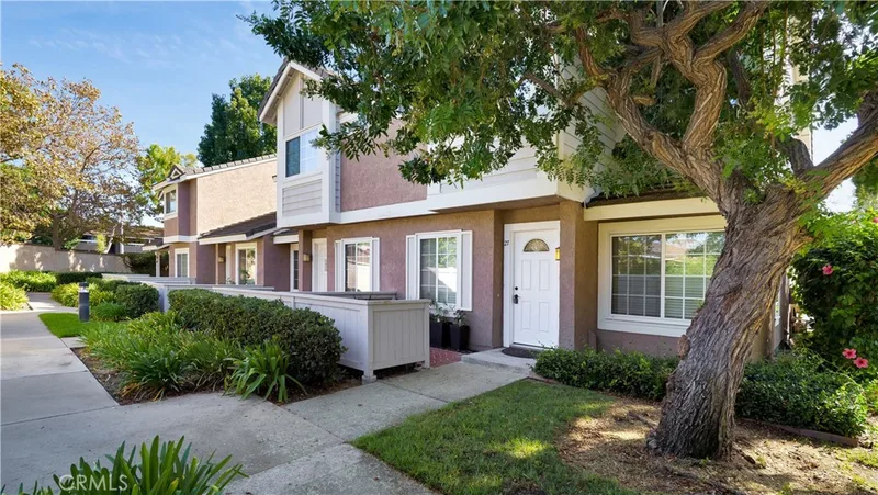 27 Christamon S, Irvine, CA 92620