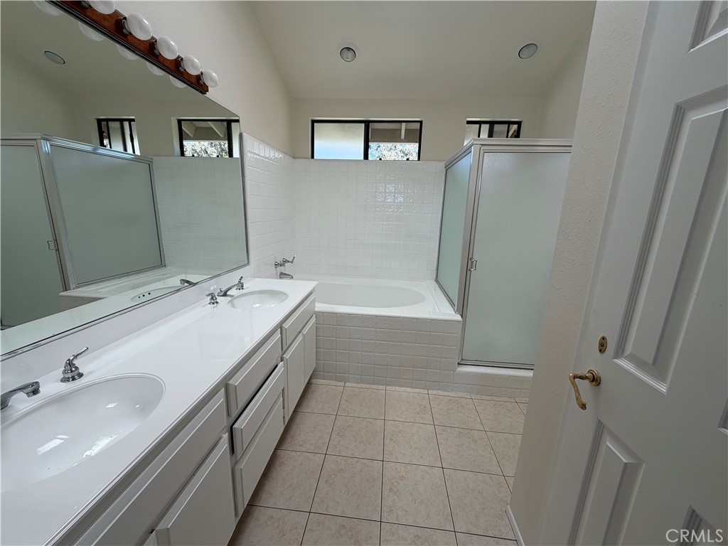 Primary Bathroom - 27 Prosa, Irvine CA 92620 - photo 17