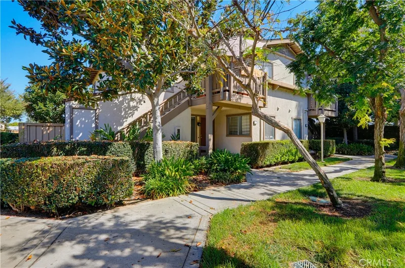 27 Rockwood, Irvine, CA 92614