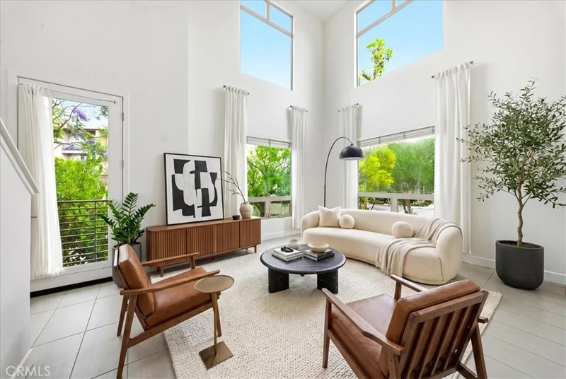 27 SOHO, Irvine, CA 92612