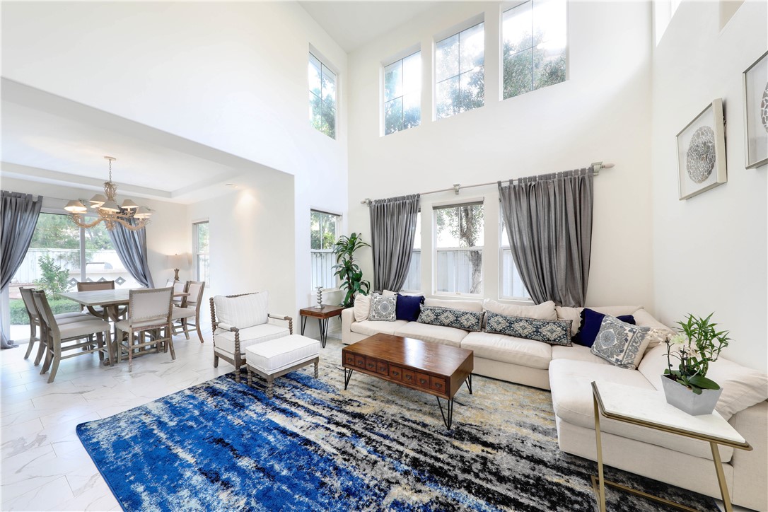 Open Living space - 27 Vienne, Irvine CA 92606 - photo 3