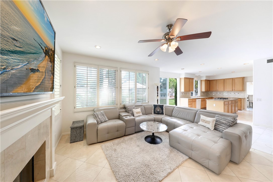 Open to kitchen - 27 Vienne, Irvine CA 92606 - photo 10