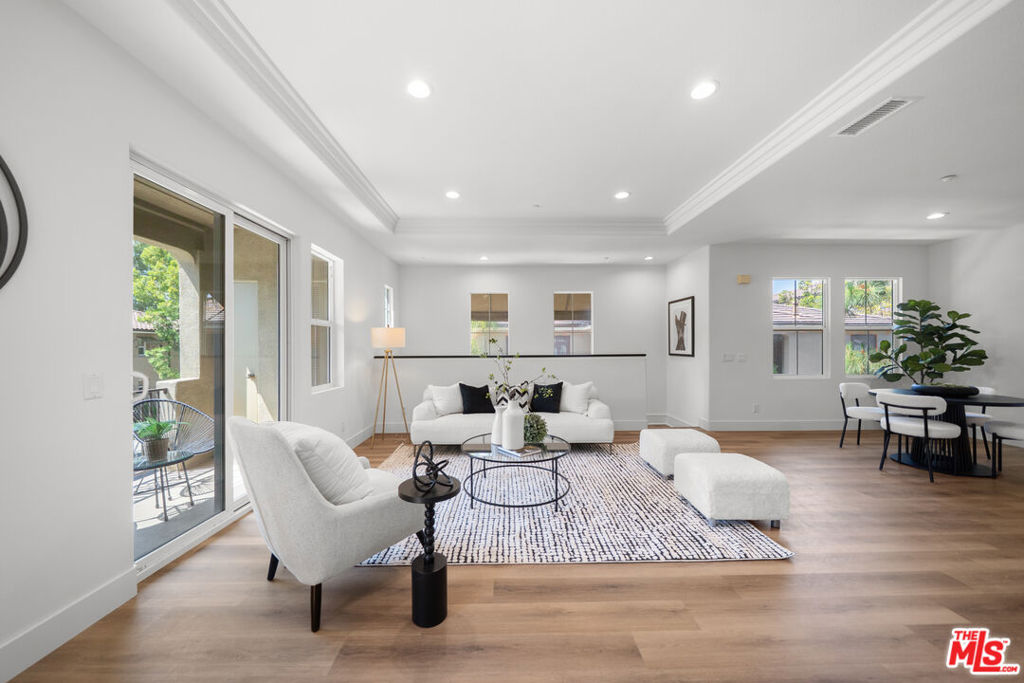 270 Lockford, Irvine CA 92602 - photo 2