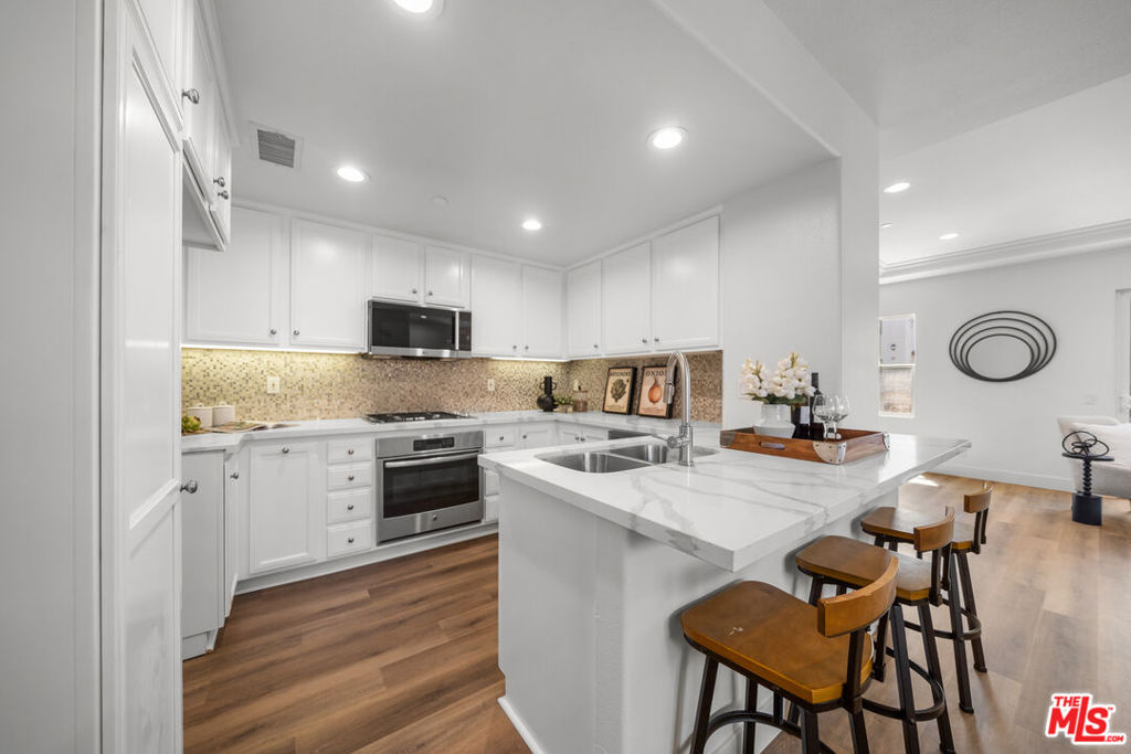 270 Lockford, Irvine CA 92602 - photo 7