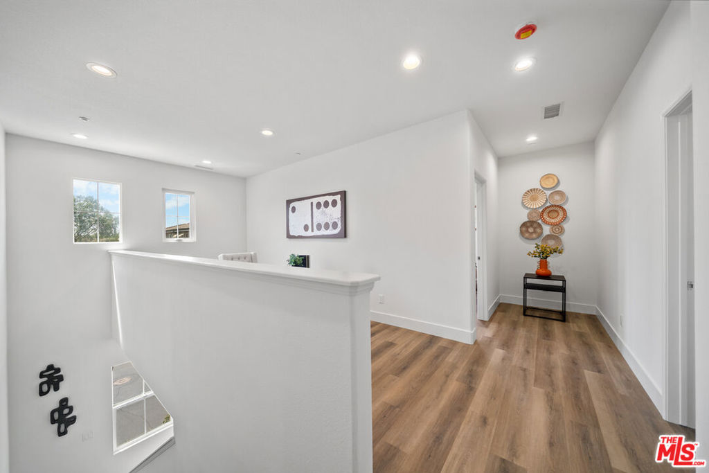 270 Lockford, Irvine CA 92602 - photo 10