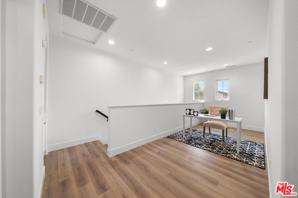 270 Lockford, Irvine CA 92602 - photo 11