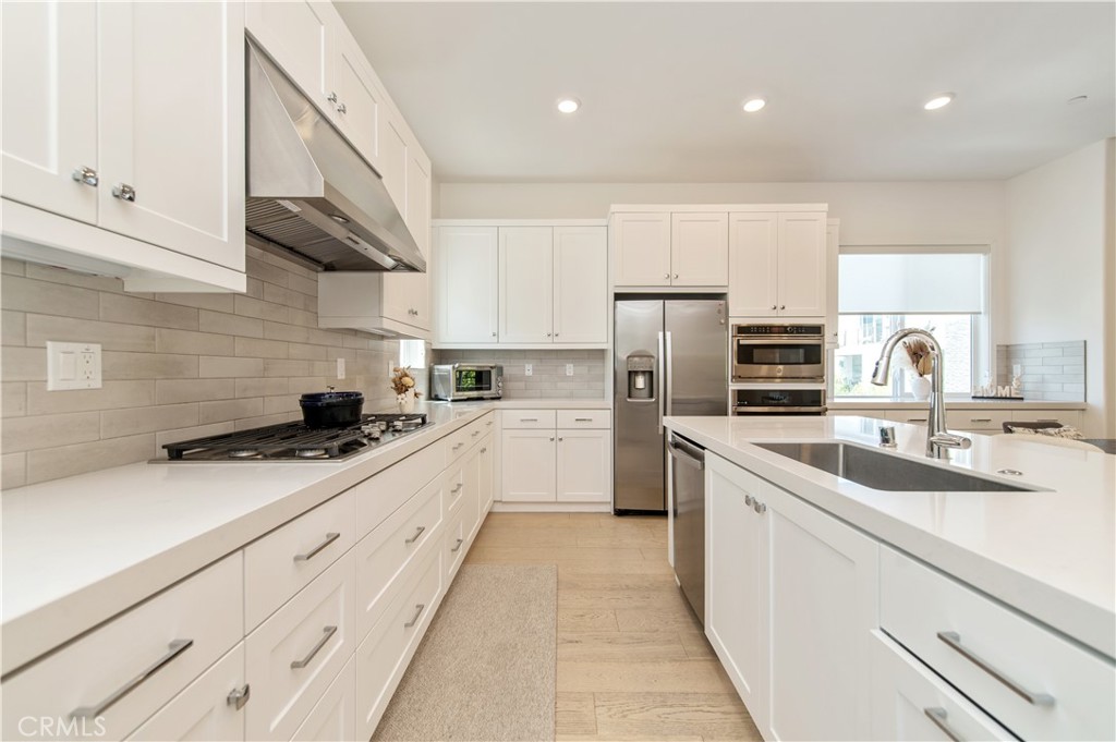 273 LYNX, Irvine CA 92618 - photo 6