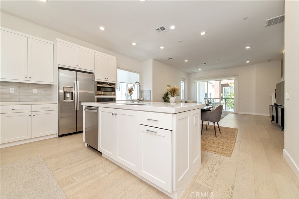273 LYNX, Irvine CA 92618 - photo 19