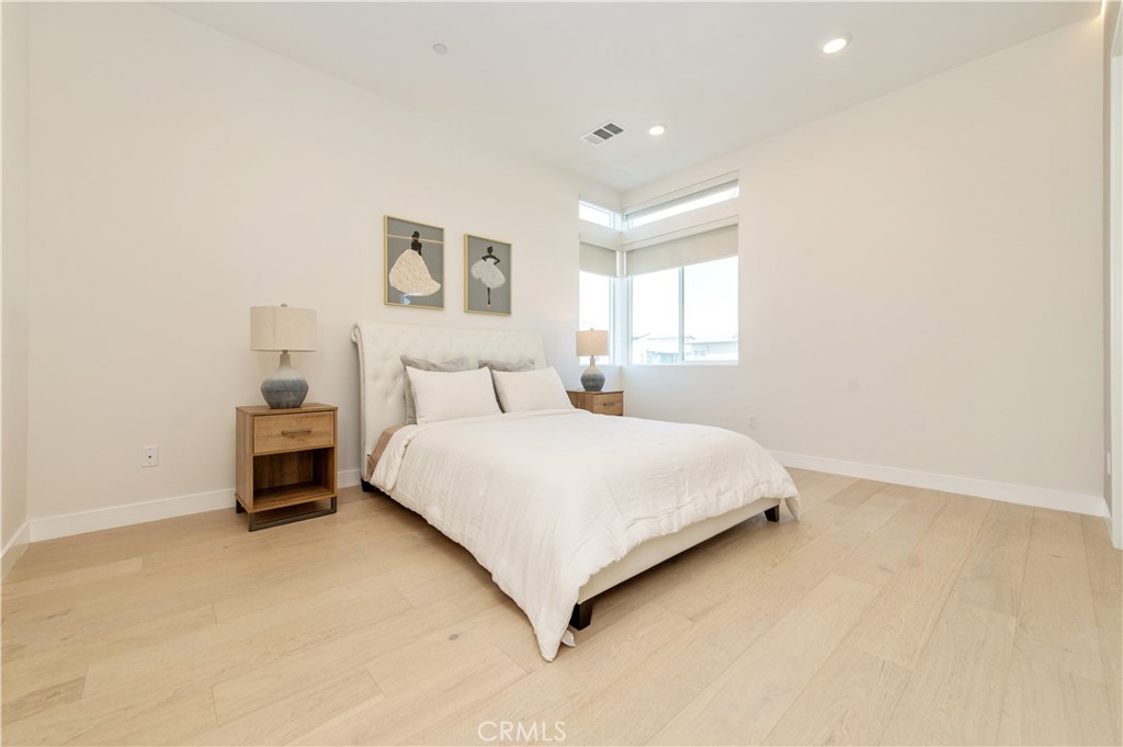 273 LYNX, Irvine CA 92618 - photo 27