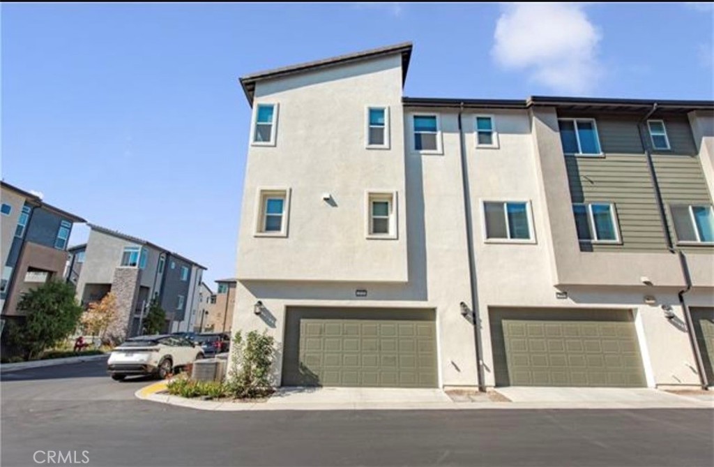 273 LYNX, Irvine CA 92618 - photo 33