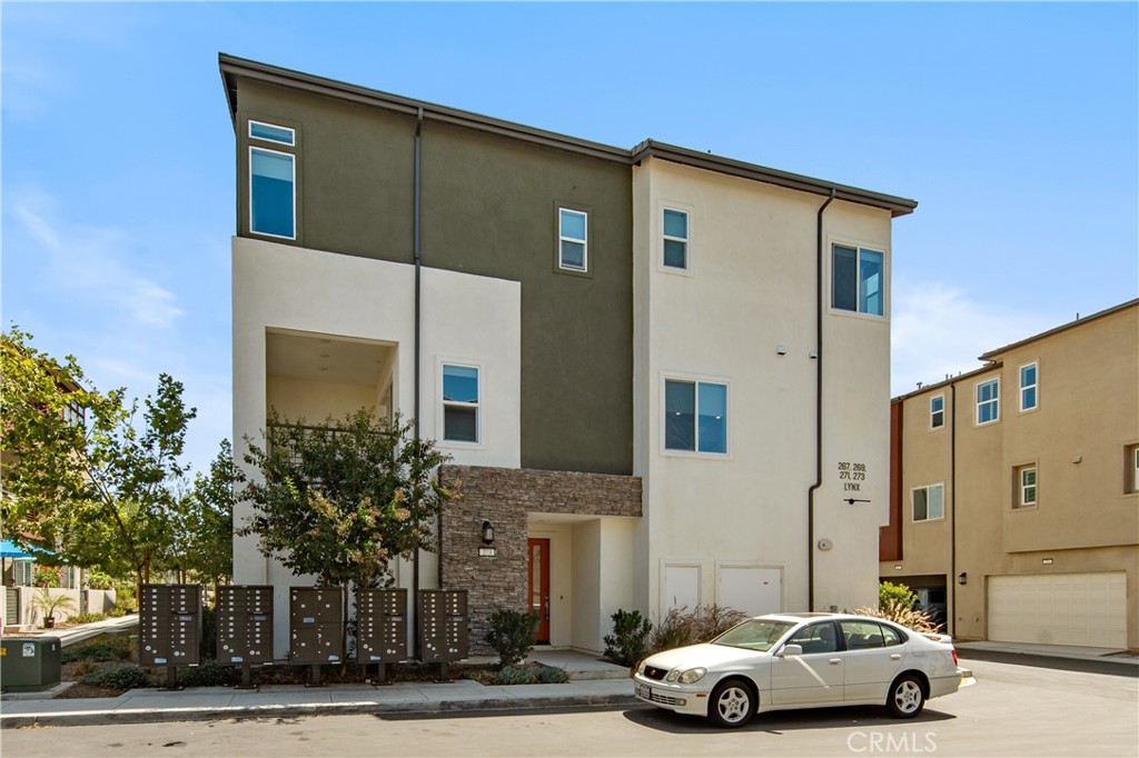 273 LYNX, Irvine CA 92618 - photo 34