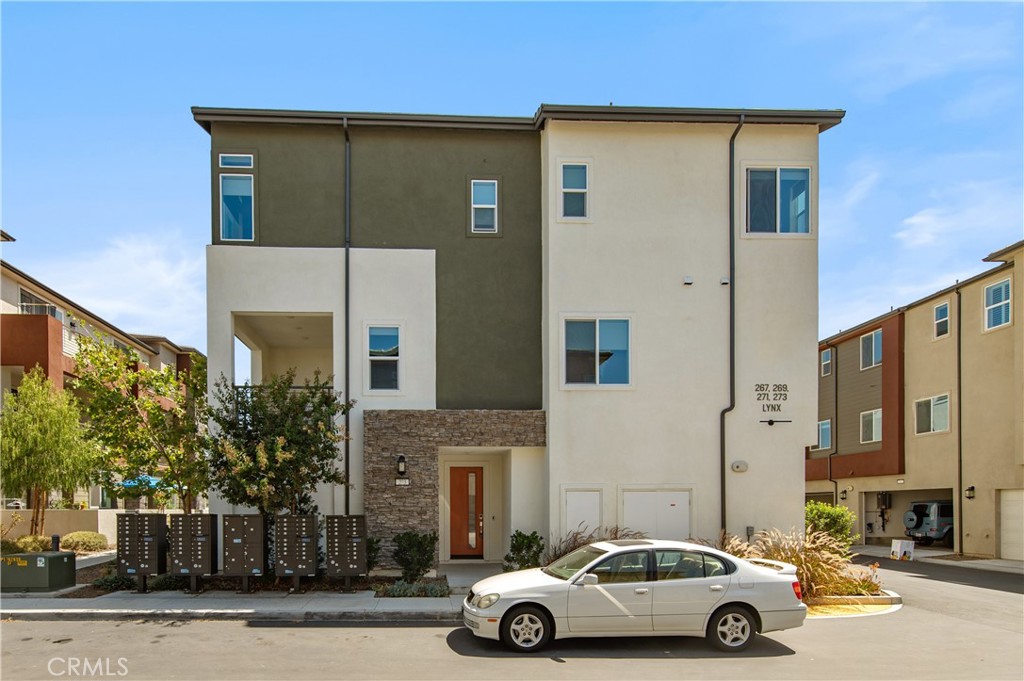 273 LYNX, Irvine CA 92618 - photo 35