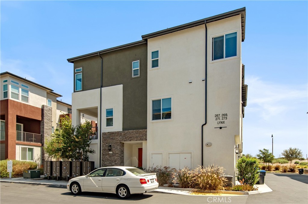 273 LYNX, Irvine CA 92618 - photo 36