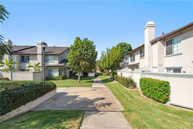 28 Exeter 19, Irvine, CA 92612