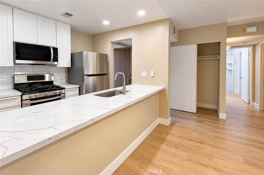 284 Tangelo, Irvine CA 92618 - photo 6