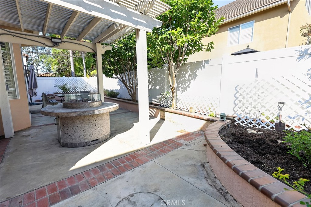 29 Pembroke, Irvine CA 92618 - photo 3
