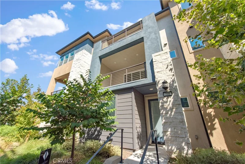 298 Tank, Irvine, CA 92618
