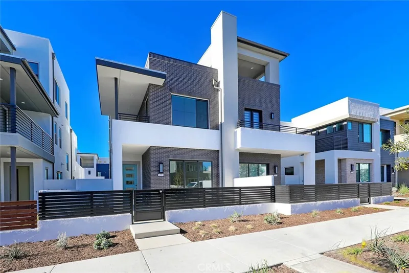 299 novel, Irvine, CA 92618