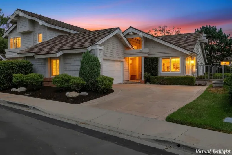 3 Sunrose, Irvine